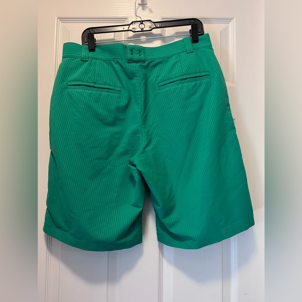 Underarmour short. - Picture 3 of 9